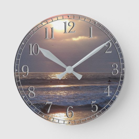 Ozean-Strand bewegt Surfer-Sonnenuntergang-Wanduhr Runde Wanduhr (Vorderseite)