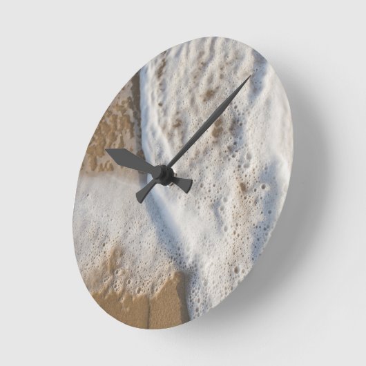 Ozean und Strand Runde Wanduhr (Winkel)