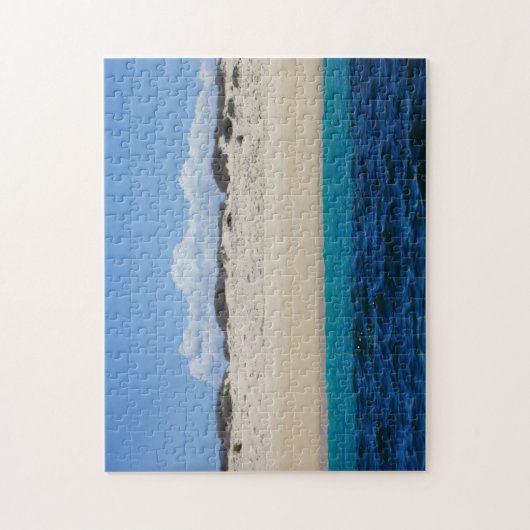 Ozean-Wellen auf Sandy-Strand unter blauem Himmel Puzzle (Vertikal)