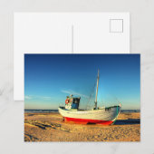 Ozeanboot am sandigen Strand Postkarte (Vorne/Hinten)