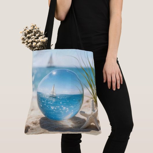Ozeanreflexion in einer Linsenkugel Tasche (Von Nahem)