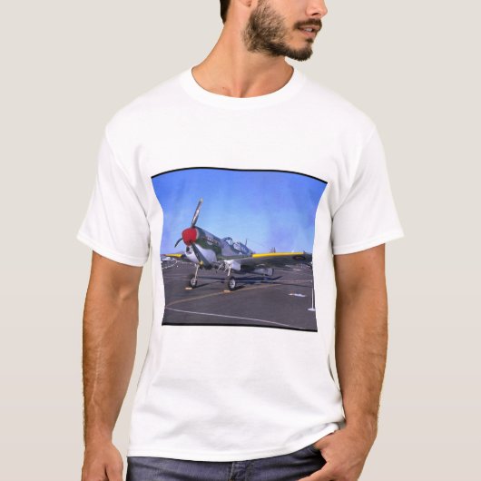 P40 On Display, Front_WWII Flugzeug T-Shirt (Vorderseite)