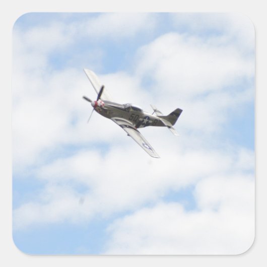 P51 Mustang im Flug Quadratischer Aufkleber (Vorderseite)