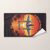 P-38 Lightning im Pazifik Handtuch (Handtuch)