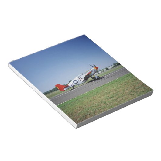 P-51 C Tuskegee Roter Schwanz Flugzeug bei der CAF Notizblock (angewinkelt)