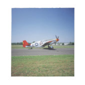 P-51 C Tuskegee Roter Schwanz Flugzeug bei der CAF Notizblock (Vorderseite)