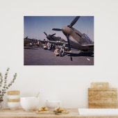 P-51 Mustang Prep, 1942 Poster (Küche)