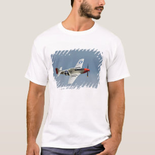 P-51D Mustang-Jäger mit D-Day-Markierungen im Flug T-Shirt