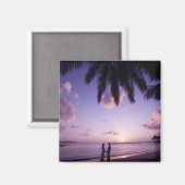 Paar am Strand, Windjammer Landing, St. Lucia Magnet (Vorderseite/Rückseite)