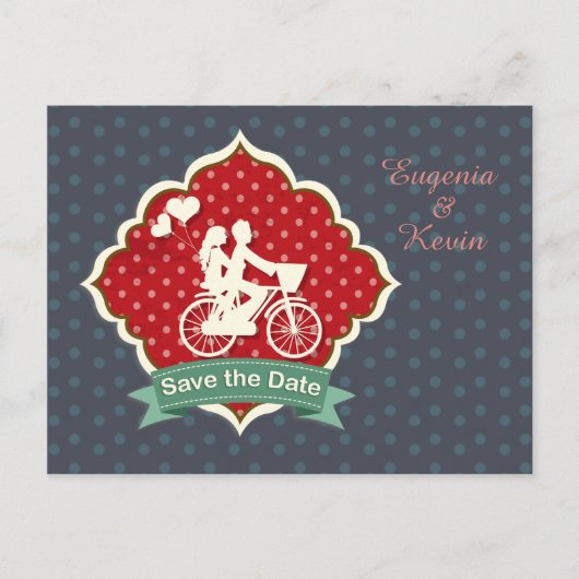 Paar auf dem Fahrrad Retro Save the Date Postkarte (Vorderseite)