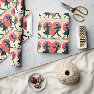 Paar beim Tanzen im Mid-Century-Valentinsgruß-Stil Geschenkpapier