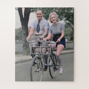 Paar fährt mit Malvern Star Fahrrad 1930er Farbe R Puzzle