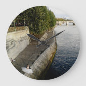 Paar in Paris Große Wanduhr (Vorderseite)