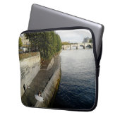 Paar in Paris Laptopschutzhülle (Vorderseite Links)