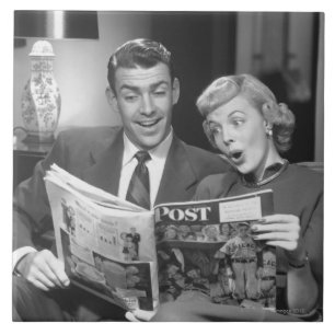 Paar-Lesezeitschrift Fliese