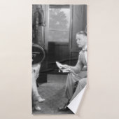 Paar sitzt zusammen in einem Kompartiment Badehandtuch (Badehandtuch)