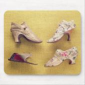 Paare der gestickten Schuhe, c.1714 Mousepad (Vorne)