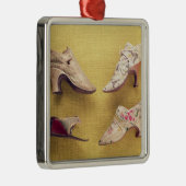 Paare der gestickten Schuhe, c.1714 Silbernes Ornament (Rechts)