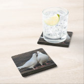 Paare der weißen Tauben Rechteckiger Pappuntersetzer (Vor Ort)