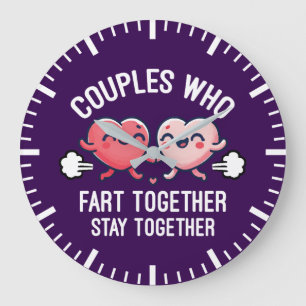 Paare, die gemeinsam die Furz Bleibe - lustig Große Wanduhr