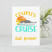 Paare, die Kreuzfahrten mit Kreuzfahrtschiffen unt Einladung (Stehend Vorderseite)
