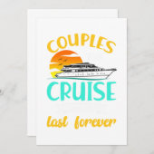 Paare, die Kreuzfahrten mit Kreuzfahrtschiffen unt Einladung (Vorne/Hinten)