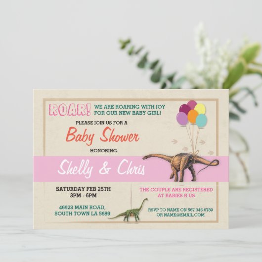 Paare Dinosaur Baby Dusche Es ist ein Mädchen Invi Einladung (Stehend Vorderseite)