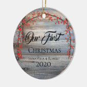 Paare Erste Weihnachten mit Namensdatum Rustikal Keramik Ornament (Links)