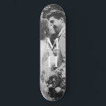 Paare Initial Retro Foto Monogram Skateboard<br><div class="desc">Anpassen mit Ihrem eigenen Foto und Ihren eigenen Initialen; den Rahmen nach Belieben behalten oder entfernen</div>