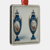 Paare Sevres Vasen verziert mit allegorischem Silbernes Ornament (Rechts)
