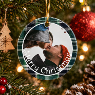 Paarfoto l Grün kariert Gingham Frohe Weihnachten Keramik Ornament