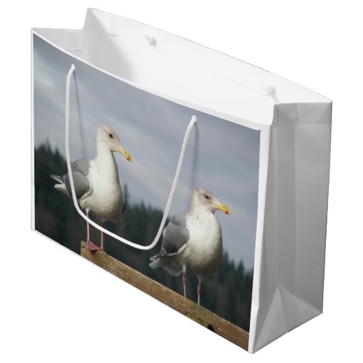 Paarung der Seagullen auf dem Zaun Große Geschenktüte (Vorderseite Schrägansicht)