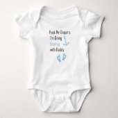 Pack meine Windeln, die ich mit Daddy booten werde Baby Strampler (Vorderseite)