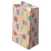 Packen Sie nach oben. Kleine Geschenktüte (Rückseite Schrägansicht)