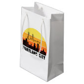 Packtasche baltimore Stadt Kleine Geschenktüte (Rückseite Schrägansicht)