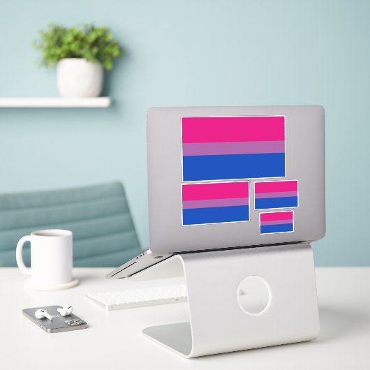 Packung mit Aufklebern für die Bisexuelle Flagge Aufkleber (Laptop auf Schreibtisch)