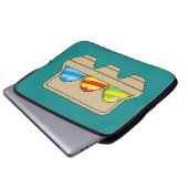 Packung mit bunten Ostereiern aus Cartoon Laptopschutzhülle (Vorne Knopf)