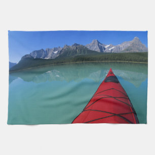 Paddeln auf dem Waterfowl Lake unterhalb des Howse Küchentuch