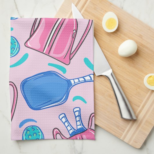 Paddle und Balls aus Pickleball Paddeln und Pink P Geschirrtuch (Viertel Falte)