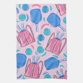 Paddle und Balls aus Pickleball Paddeln und Pink P Geschirrtuch (Vertikal)