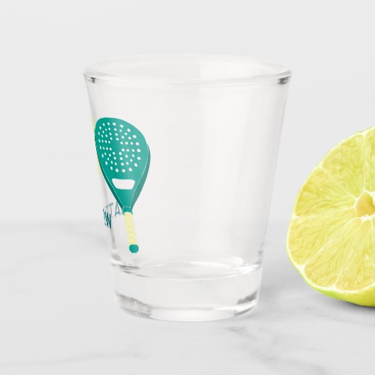 Padel Tennis Racket und Balls Personalisiert Schnapsglas (Rechts)