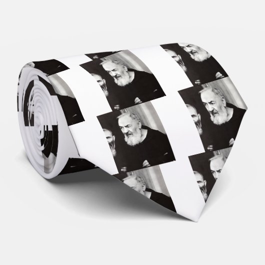 Padre Pio 102.jpg Krawatte (Gerollt)