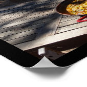 Paella-Gericht ruht im Garten Poster (Ecke)