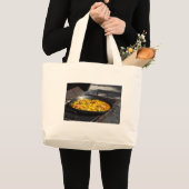 Paella wird auf einem Grill gekocht Jumbo Stoffbeutel (Vorderseite (Produkt))