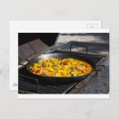 Paella wird auf einem Grill gekocht Postkarte (Vorne/Hinten)
