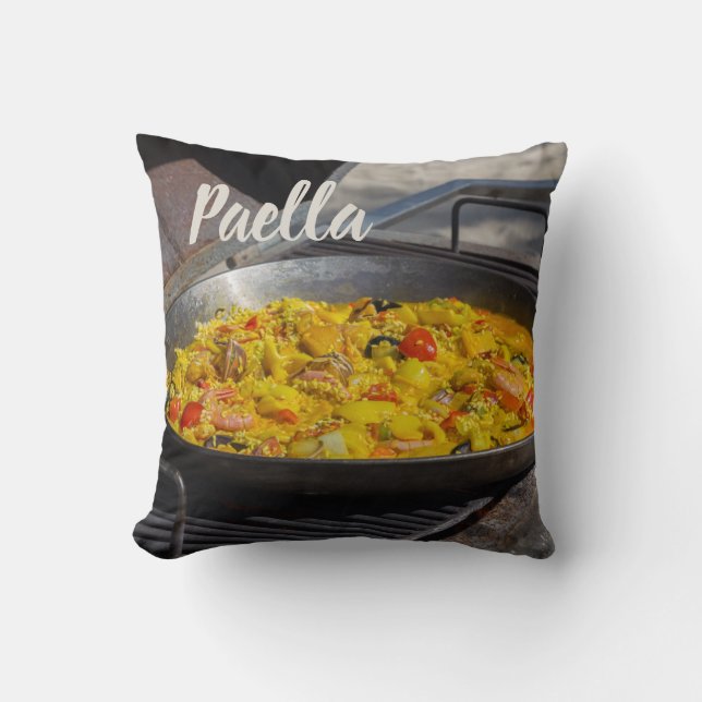 Paella wird auf einem Grillgeschenk für Koch gekoc Kissen (Vorderseite)