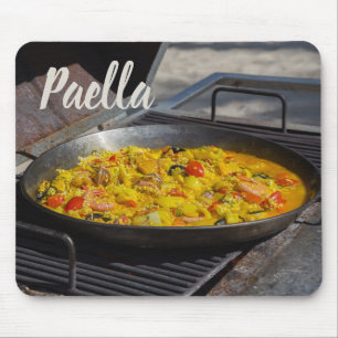 Paella wird auf einem Grillgeschenk für Koch gekoc Mousepad