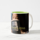 Page Turner's Bliss Tasse | Entspannende Buchkläng (VorderseiteRechts)