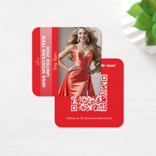 Pageant Titleholder Profile Card | Color Pop Red (Schreibtisch)