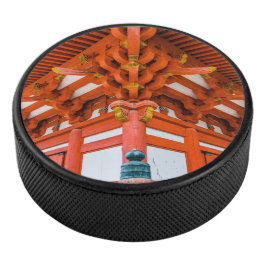 Pagoda Bottom up Perspektive, Miyajima Eishockey Puck